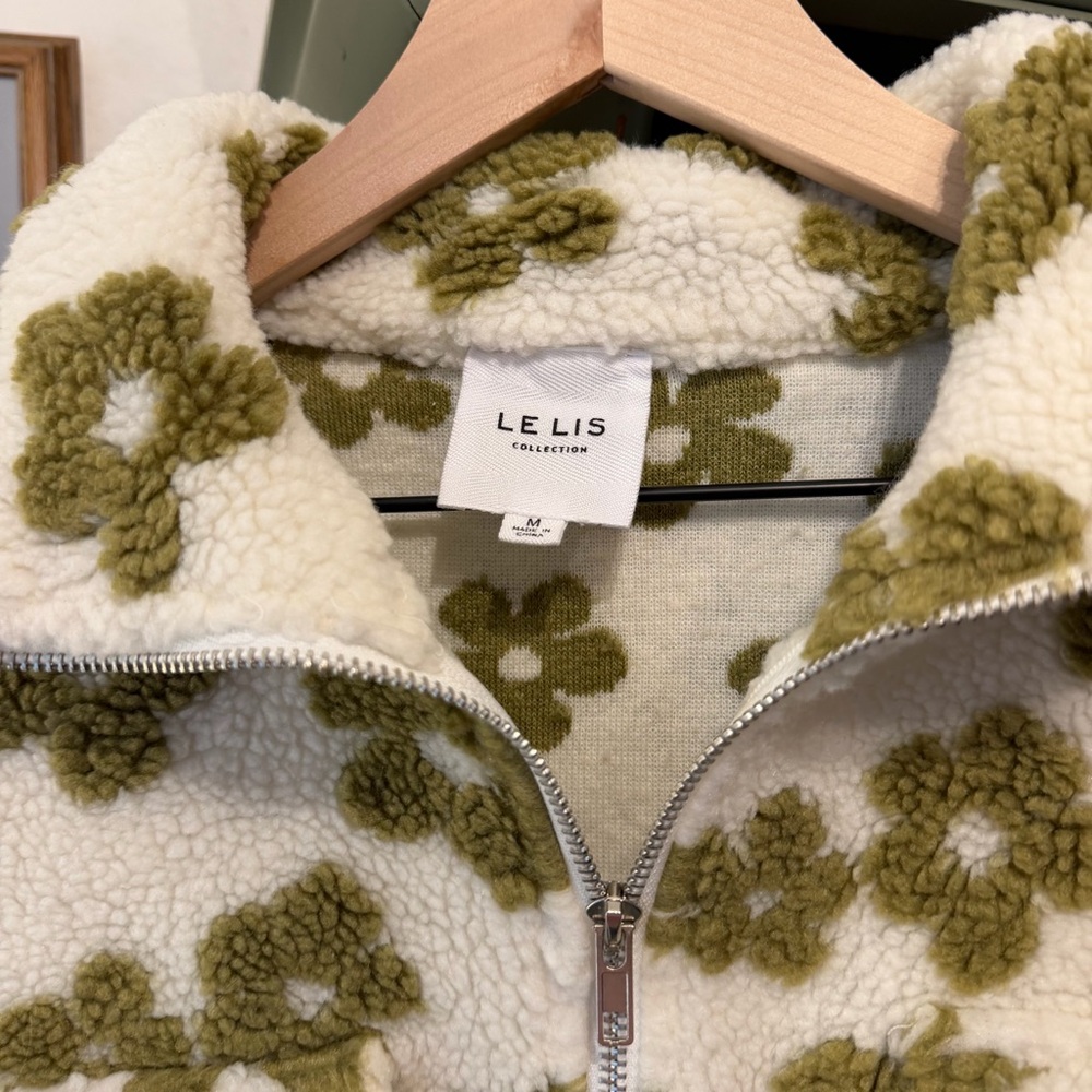 Le Lis White and Green Flower Sherpa Jacket Floral Size Medium - Picture 2 of 8